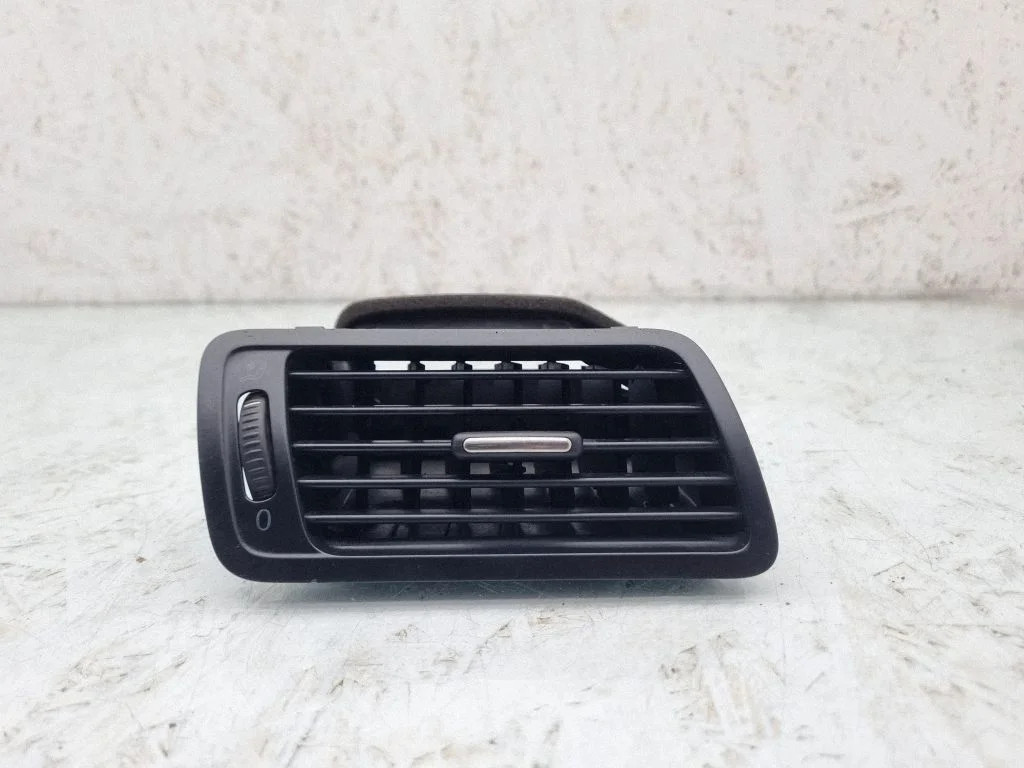 Dashboard side air vent grill/cover trim 3C1819702E