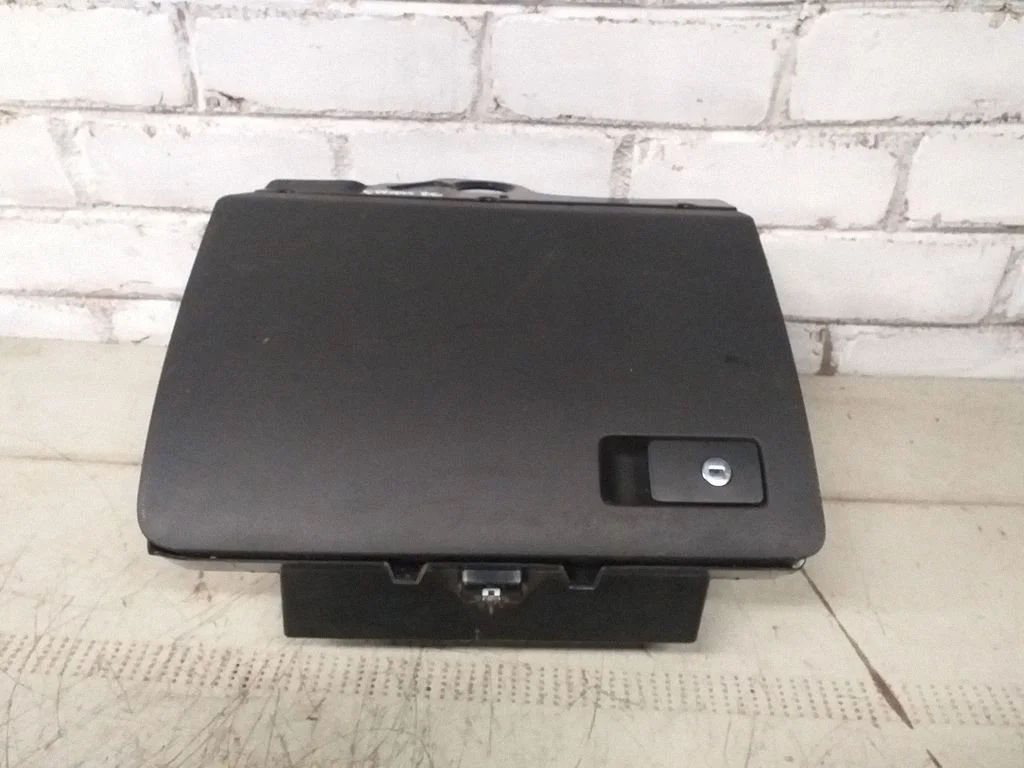 Glove box set 3C1857101