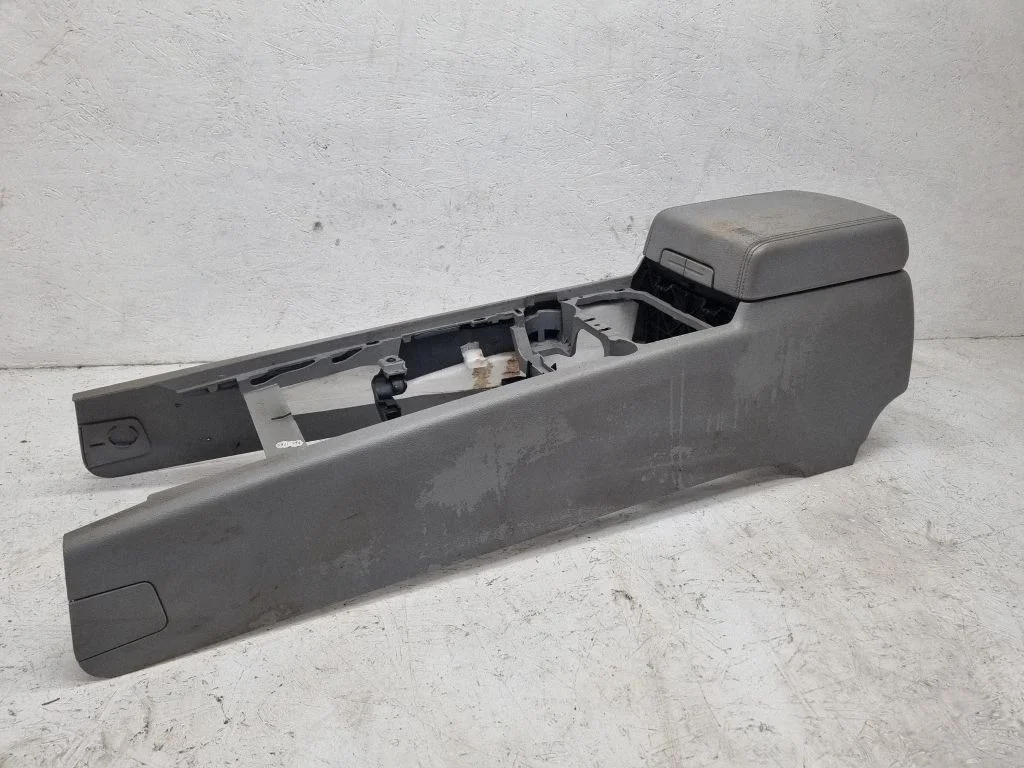 Center console – Volkswagen Touareg I (2002-2010)