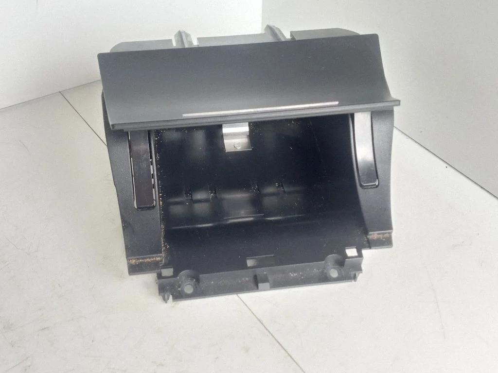 Ashtray (front) – Skoda Octavia Mk2 (1Z) (2004-2013)