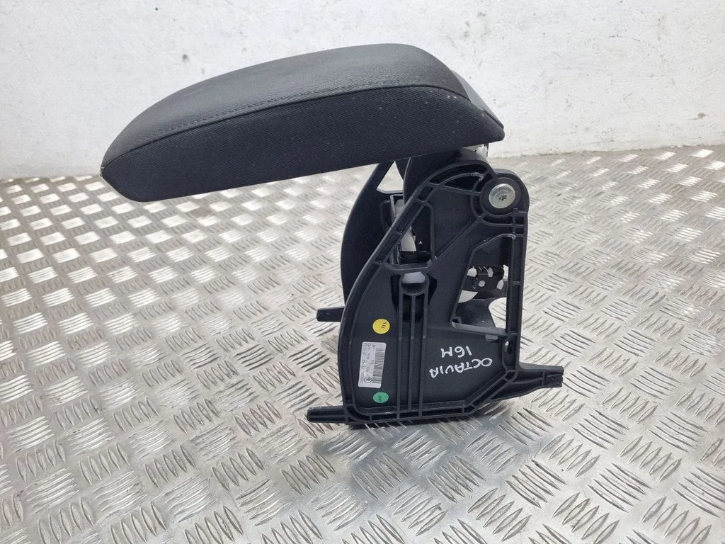 Armrest – Skoda Octavia Mk3 (5E) (2013-2019)