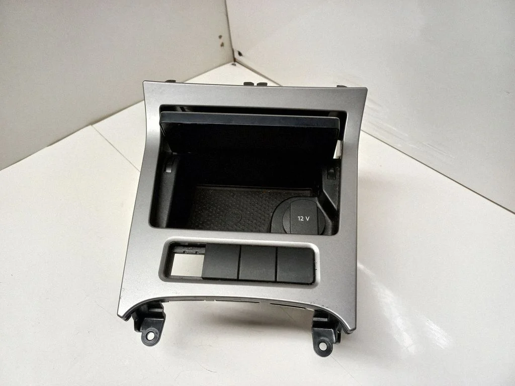 Ashtray (front) – Volkswagen Golf Plus (2005-2013)