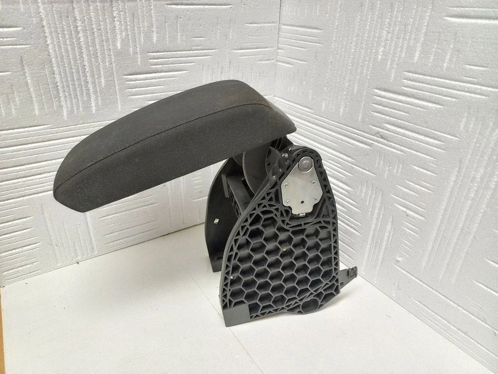 Armrest – Skoda Octavia Mk3 (5E) (2013-2019)