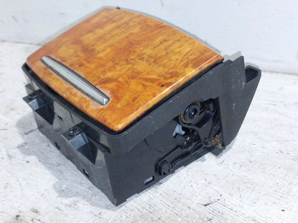 Ashtray (front) – Audi A6 Allroad C6 (2006-2011)
