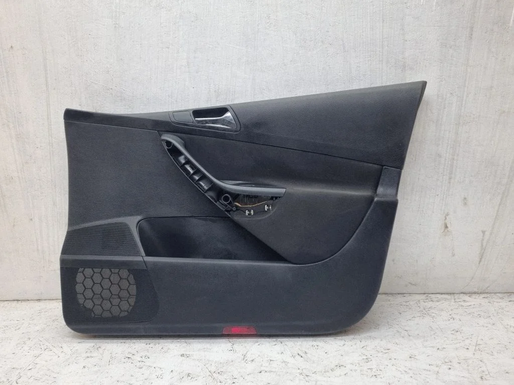Front door card panel trim – Volkswagen Passat B6 (2005-2010)