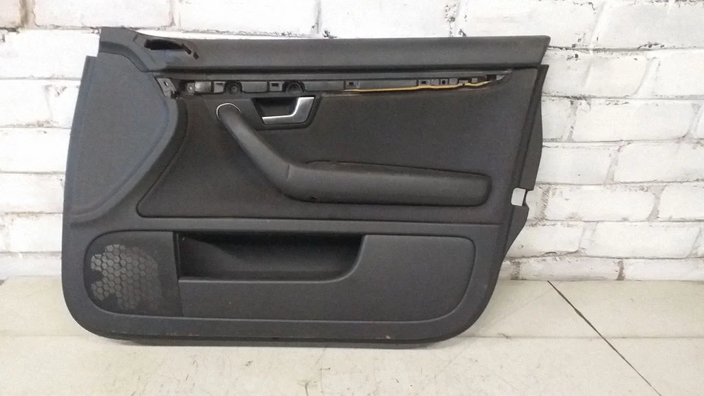 Front door card panel trim 8E1867106B