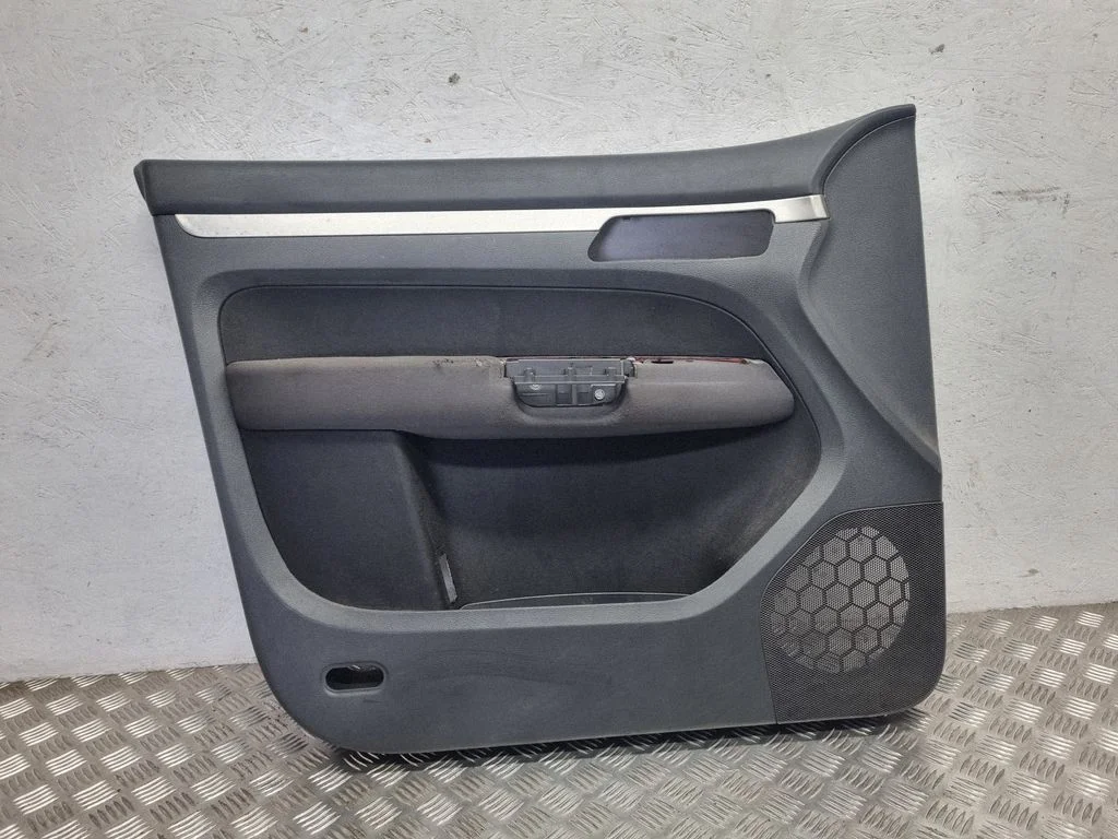 Eesmiste uste sisevooder – Volkswagen Touran I (2003-2010)