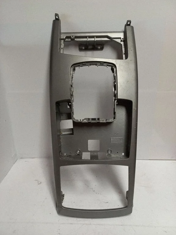 Keskkonsool – Audi A6 Allroad C6 (2006-2011)