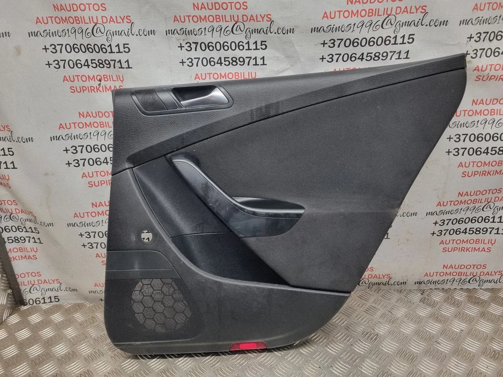 Aizmugurējo durvju apšuvums 3C4867212CT