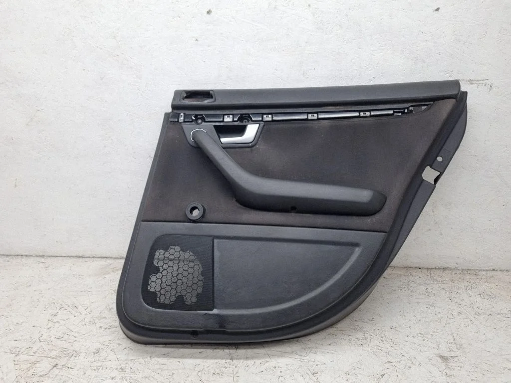Tagumiste uste sisevooder – Audi A4 S4 B6 8E 8H (2001-2005)