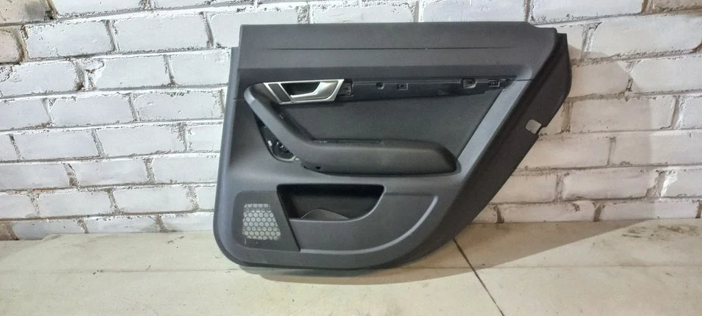 Tagumiste uste sisevooder – Audi A6 Allroad C6 (2006-2011)