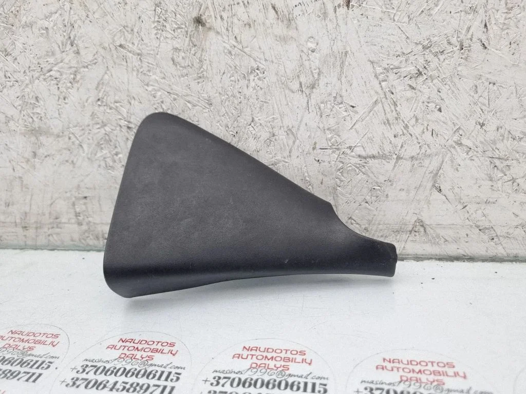 Other rear door trim element – Volkswagen Touareg I (2002-2010)