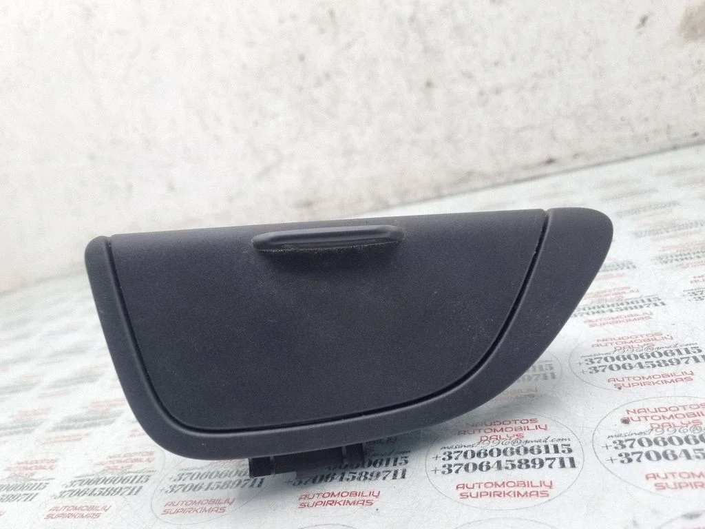 Rear door ashtray – Volkswagen Golf Plus (2005-2013)