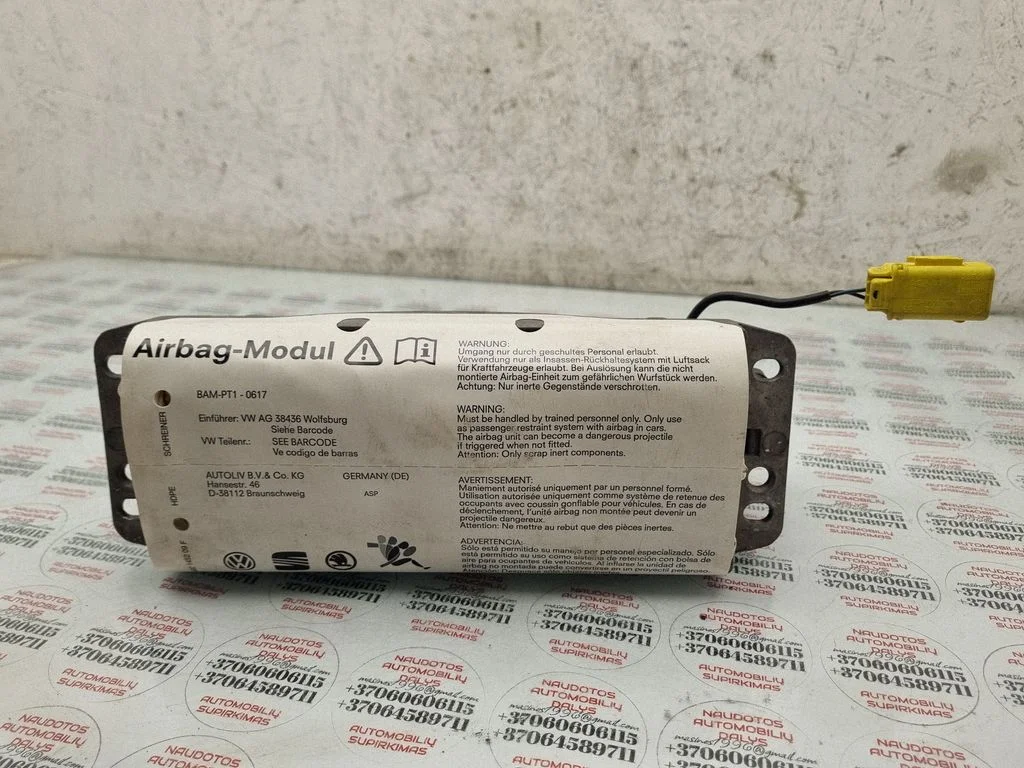Passenger airbag – Volkswagen Touran I (2003-2010)