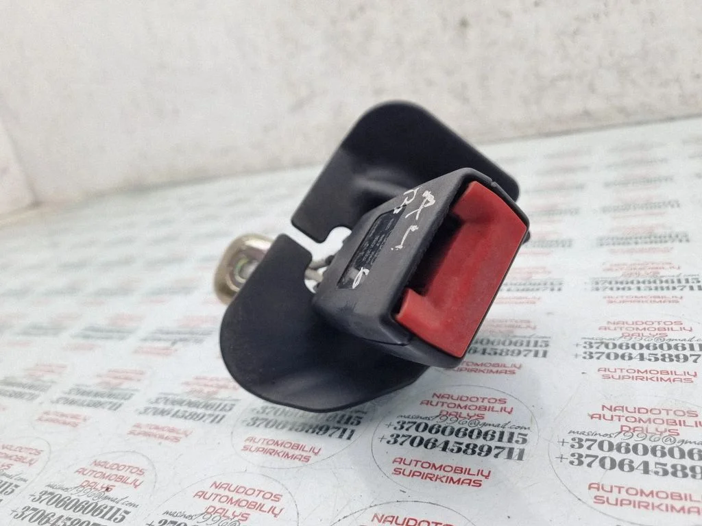 Zapięcie pasa tylne 8E0857740