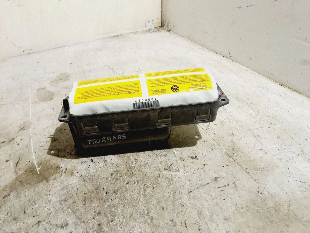 Passenger airbag – Volkswagen Touran I (2003-2010)