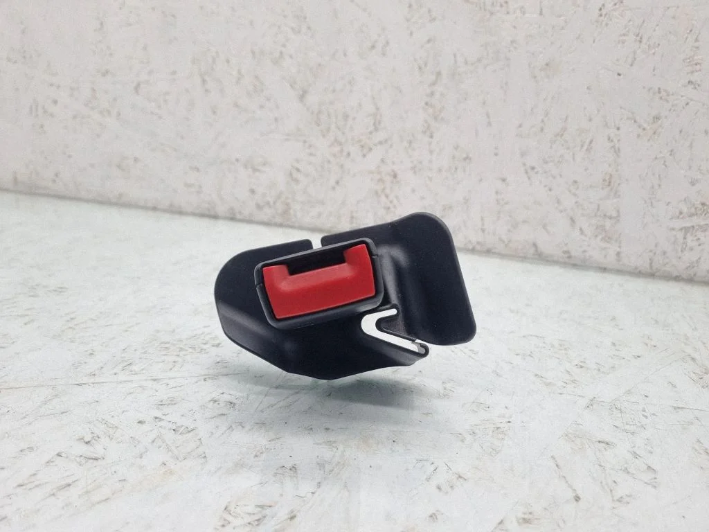 Zapięcie pasa tylne 8E0857798