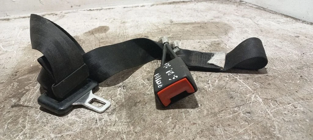 Rear seatbelt buckle – Skoda Octavia Mk1 (1U) (1996-2004)