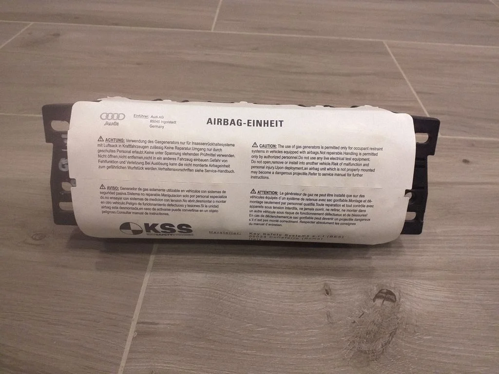 Passenger airbag – Audi A4 Allroad B8 (2008-2016)