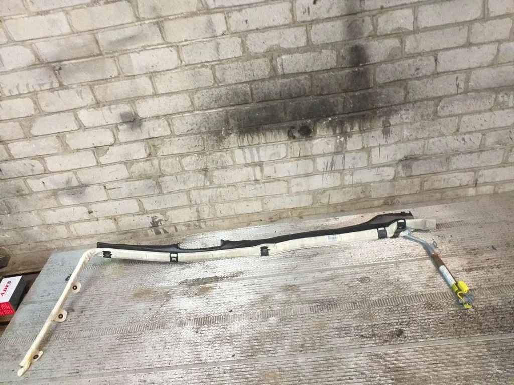 Roof airbag – Volkswagen Golf Plus (2005-2013)