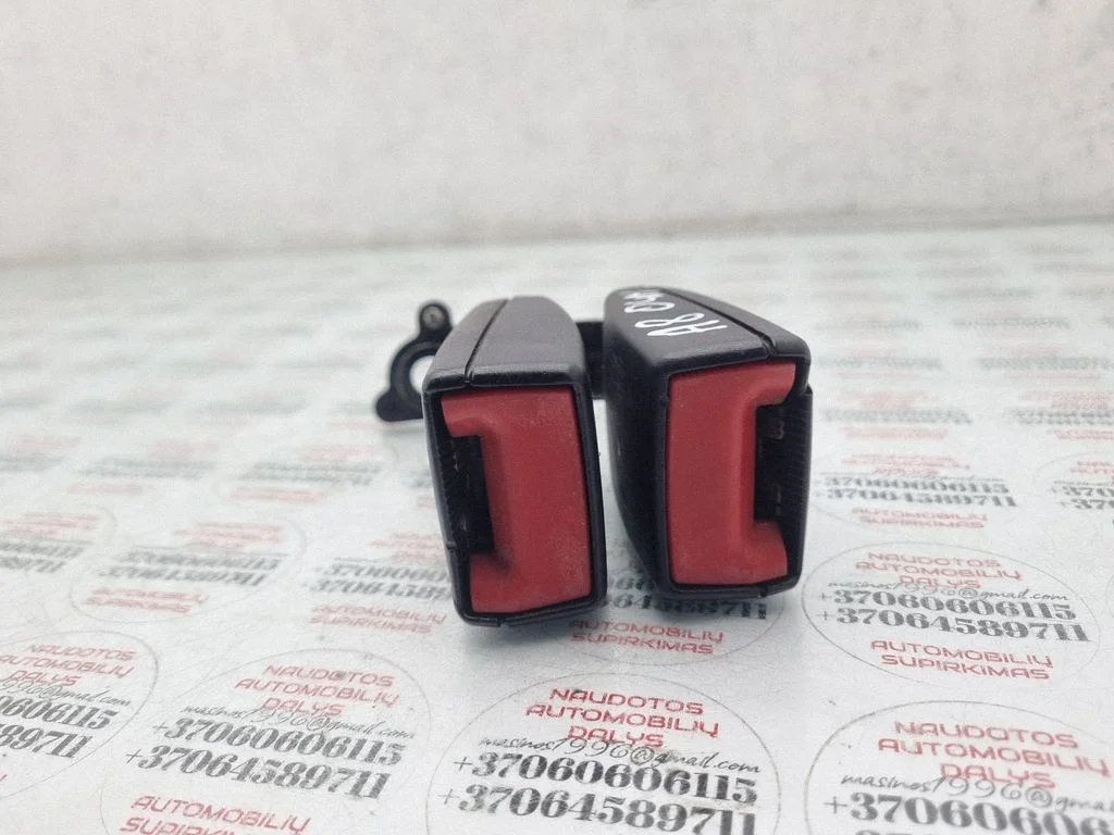 Keskmise turvavöö pannal (tagumine) 4E0857739A