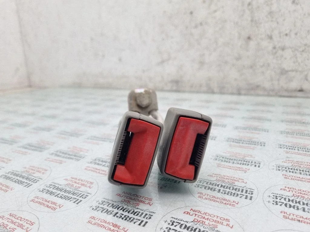 Middle seatbelt buckle (rear) 6Q0857488B