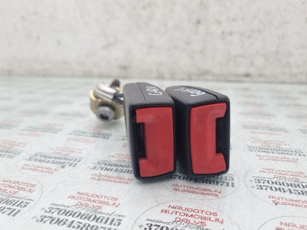 Vidējās drošības jostas sprādze (aizmugurē) 1K0857739D