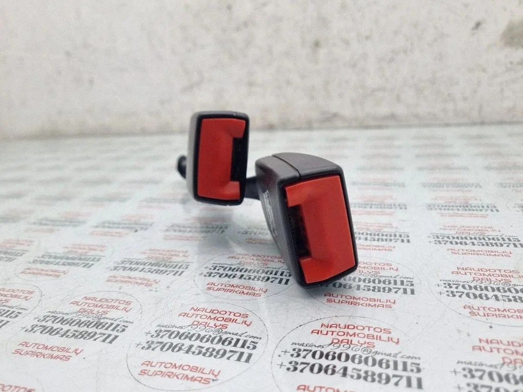 Vidējās drošības jostas sprādze (aizmugurē) 3R0857739A