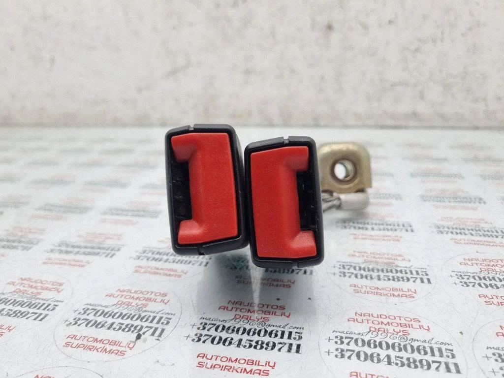 Vidējās drošības jostas sprādze (aizmugurē) 3C0857739C