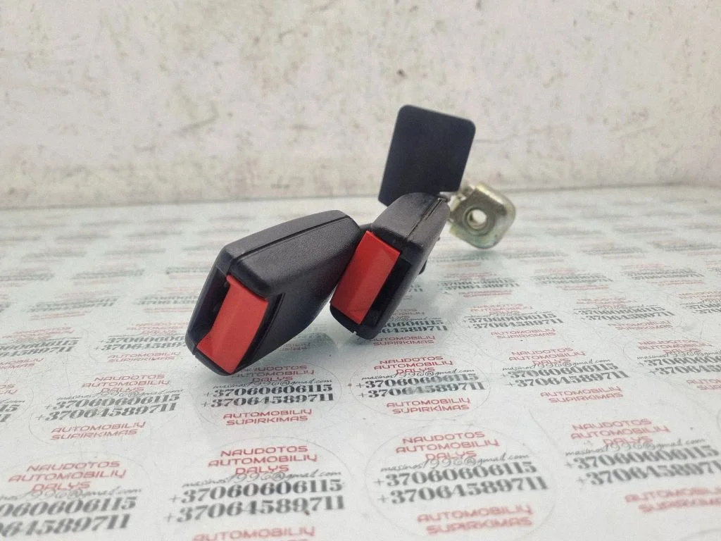 Keskmise turvavöö pannal (tagumine) 3B0857739A
