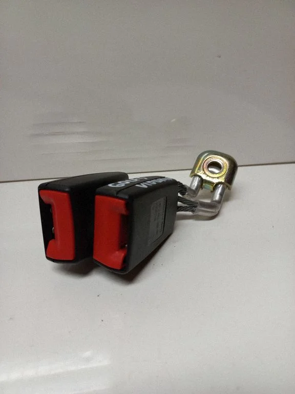 Middle seatbelt buckle (rear) 1K0857739DQVZ