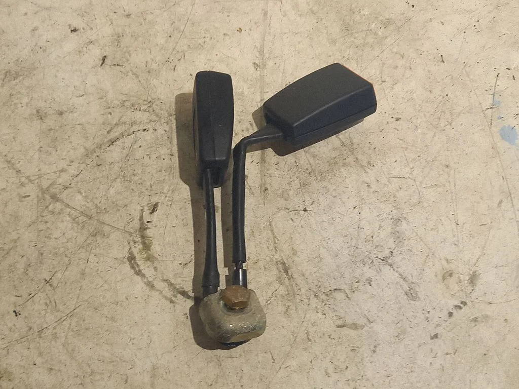 Keskmise turvavöö pannal (tagumine) – Audi A3 S3 8L (1996-2003)