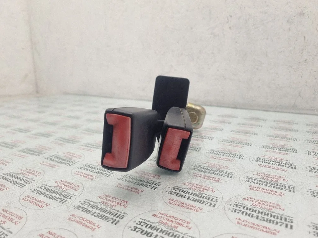 Keskmise turvavöö pannal (tagumine) 3B0857739C