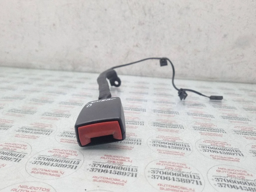 Front seatbelt buckle – Volkswagen Touran I (2003-2010)