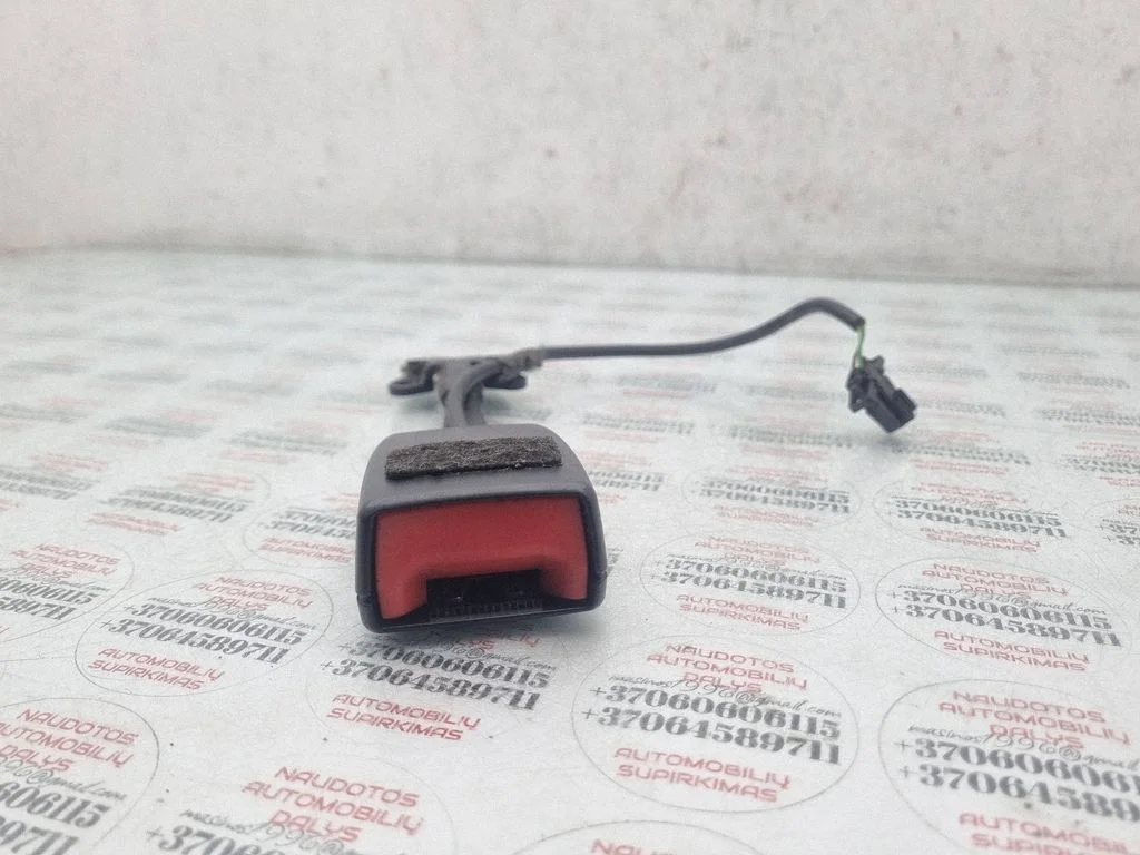 Zapięcie pasa przednie 8E0857755Q