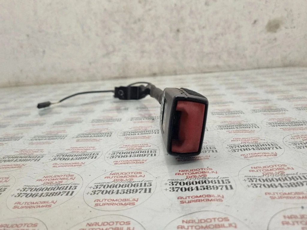 Zapięcie pasa przednie 1K3857756AK