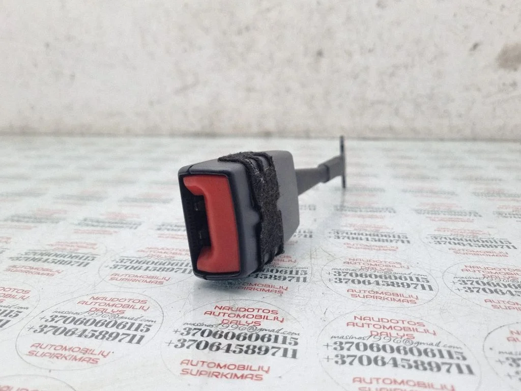 Eesmise turvavöö pannal 3R0857755A