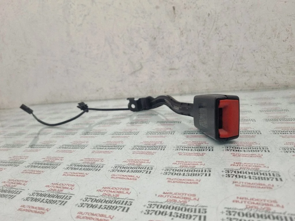 Front seatbelt buckle – Volkswagen Touran II (2010-2016)