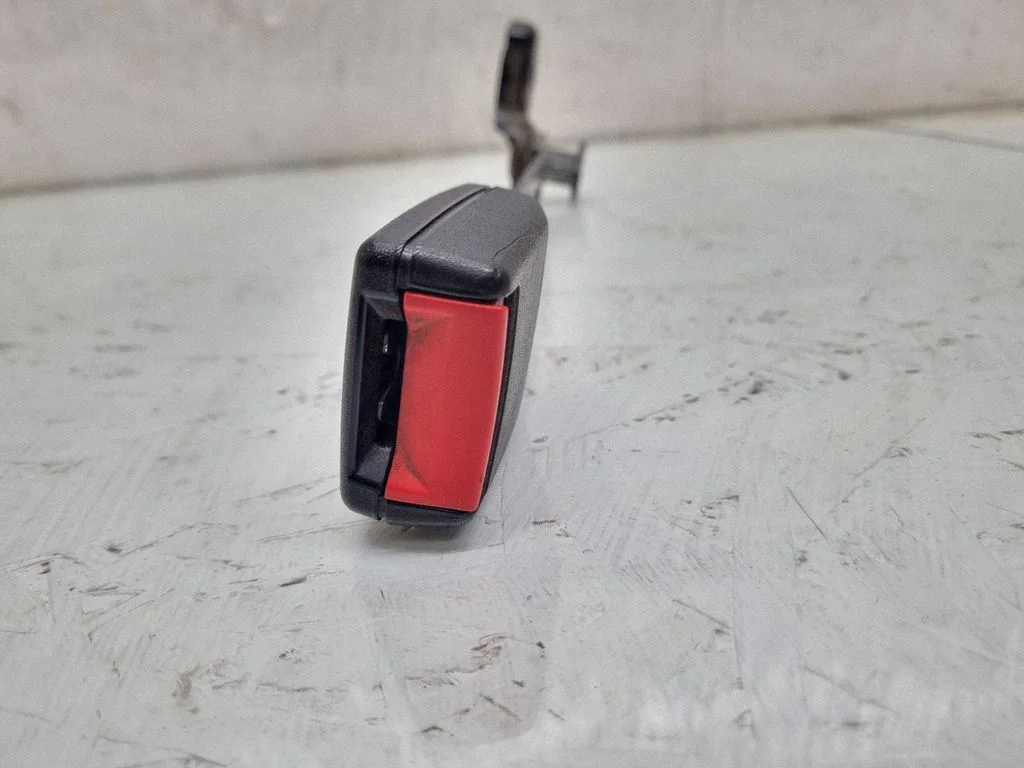 Priekšējās drošības jostas sprādze 3B0858471