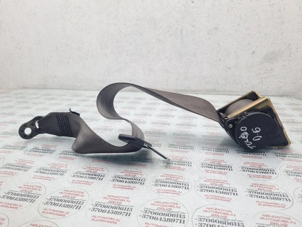 Rear seatbelt 1M0857606