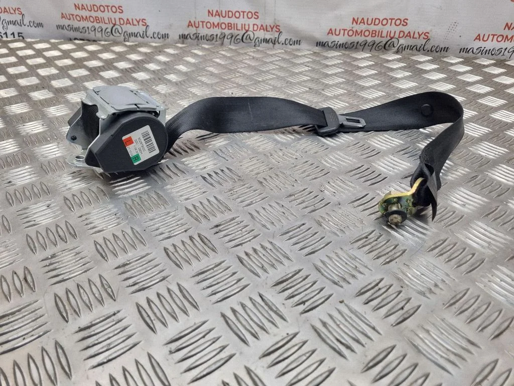 Rear seatbelt 8E5857805D