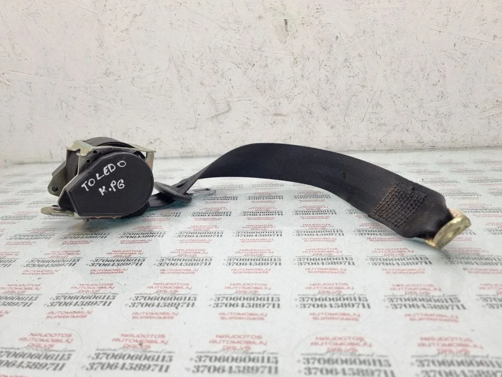 Rear seatbelt 5P0857805B