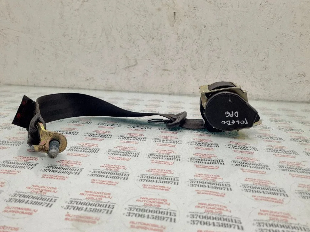 Rear seatbelt 5P0857805
