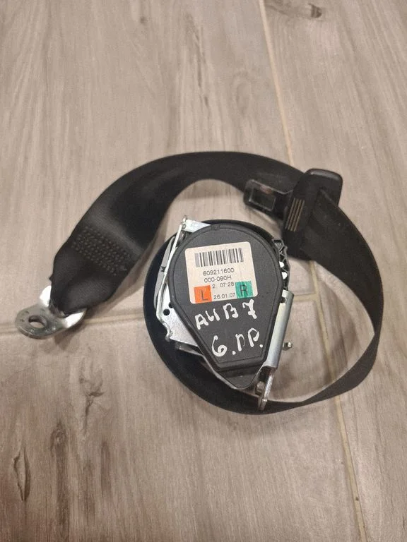 Rear seatbelt 8E5857805M