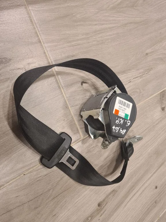 Rear seatbelt 8E5857805M
