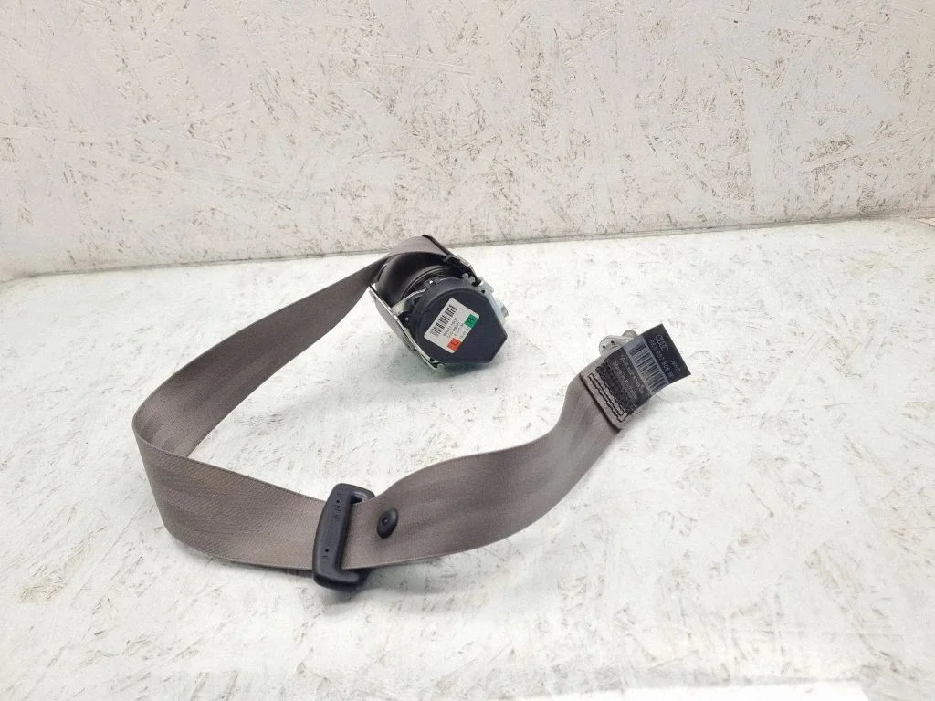 Rear seatbelt 8E5857805M