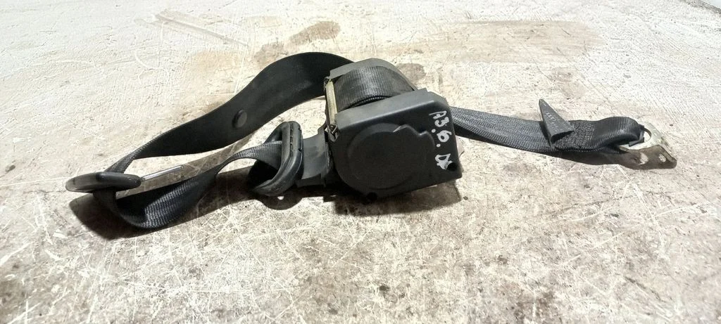 Rear seatbelt – Audi A3 S3 8L (1996-2003)