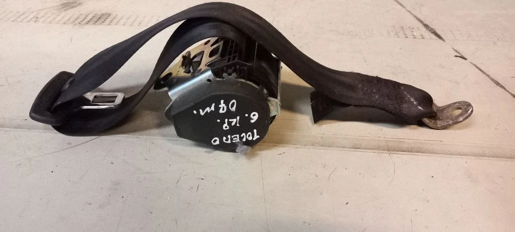 Rear seatbelt 5P0857805B