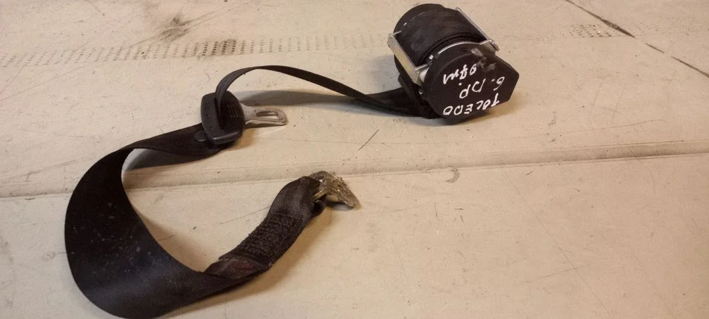 Rear seatbelt 5P0857805B