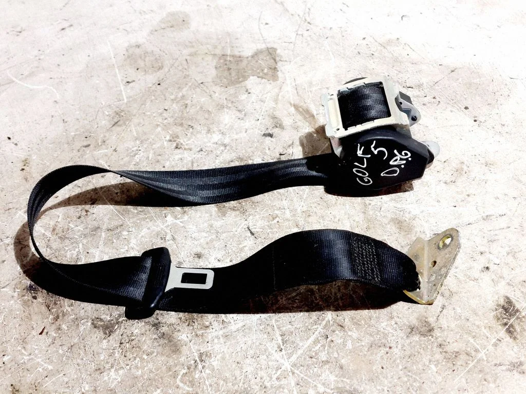 Rear seatbelt 1K6857806D